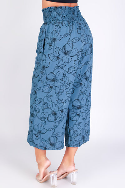 WILDFLOWER WONDER SMOCKED WAIST CAPRI'S