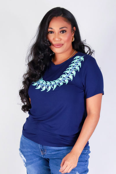 Jeans Warehouse Hawaii - PLUS S/S SCREENS - JADE LEI TEE | By LUZ