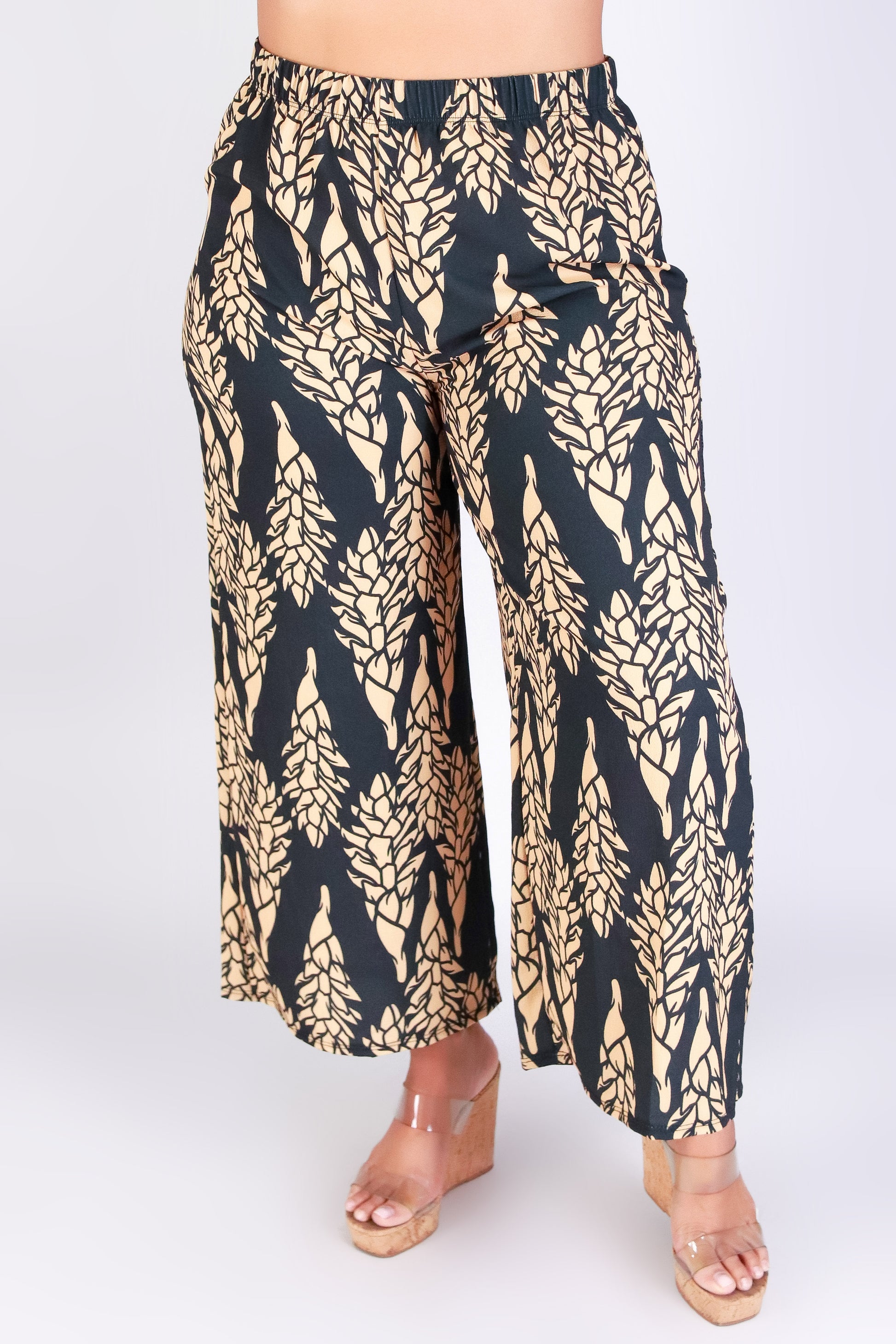 Jeans Warehouse Hawaii - PLUS PRINT WOVEN CAPRI'S - GINGER CAPRI'S | By LUZ