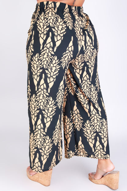 Jeans Warehouse Hawaii - PLUS PRINT WOVEN CAPRI'S - GINGER CAPRI'S | By LUZ