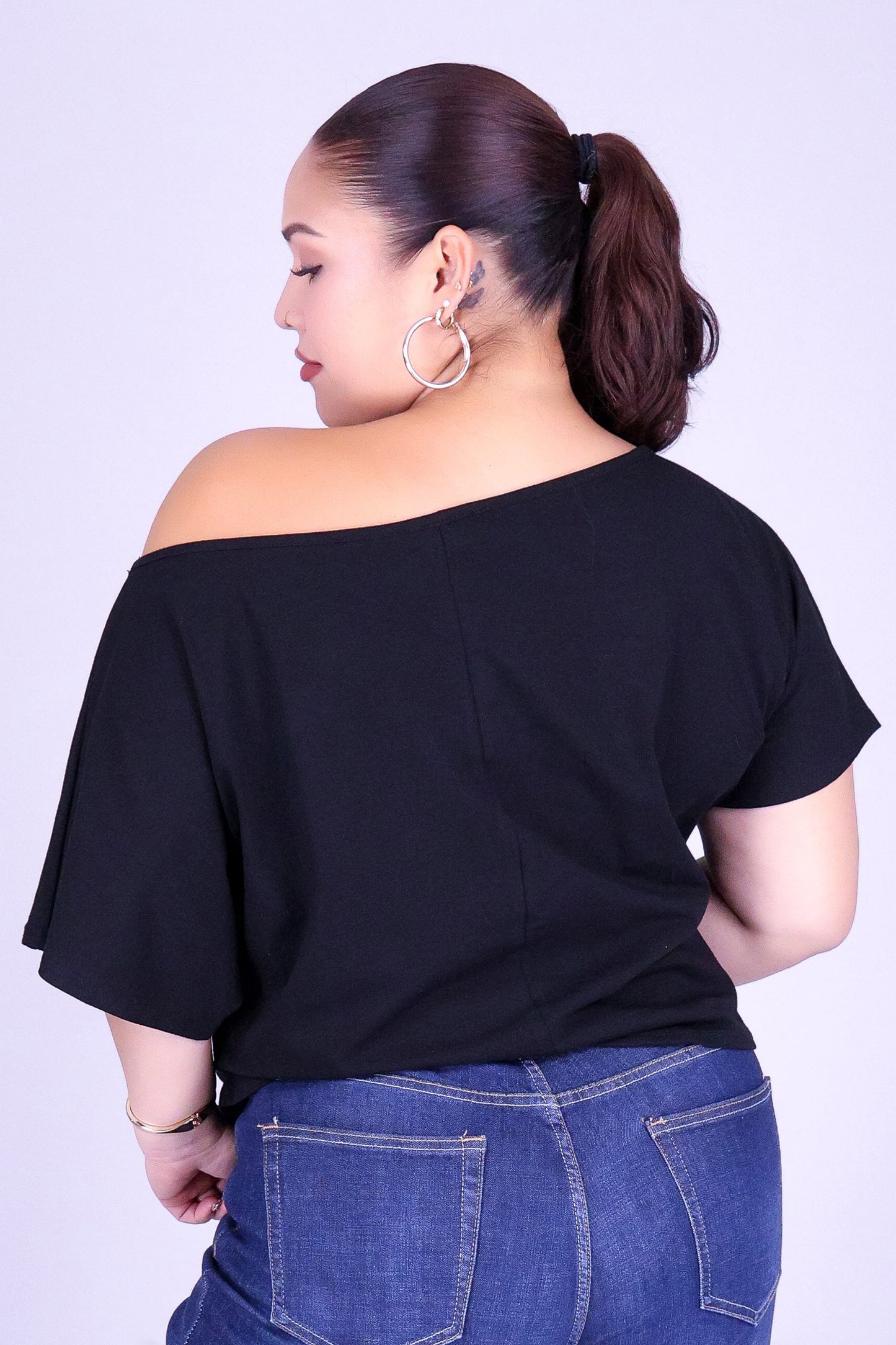 3 IWA OFF SHOULDER TEE