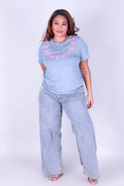 OUTLINE HIBISCUS LEI TEE