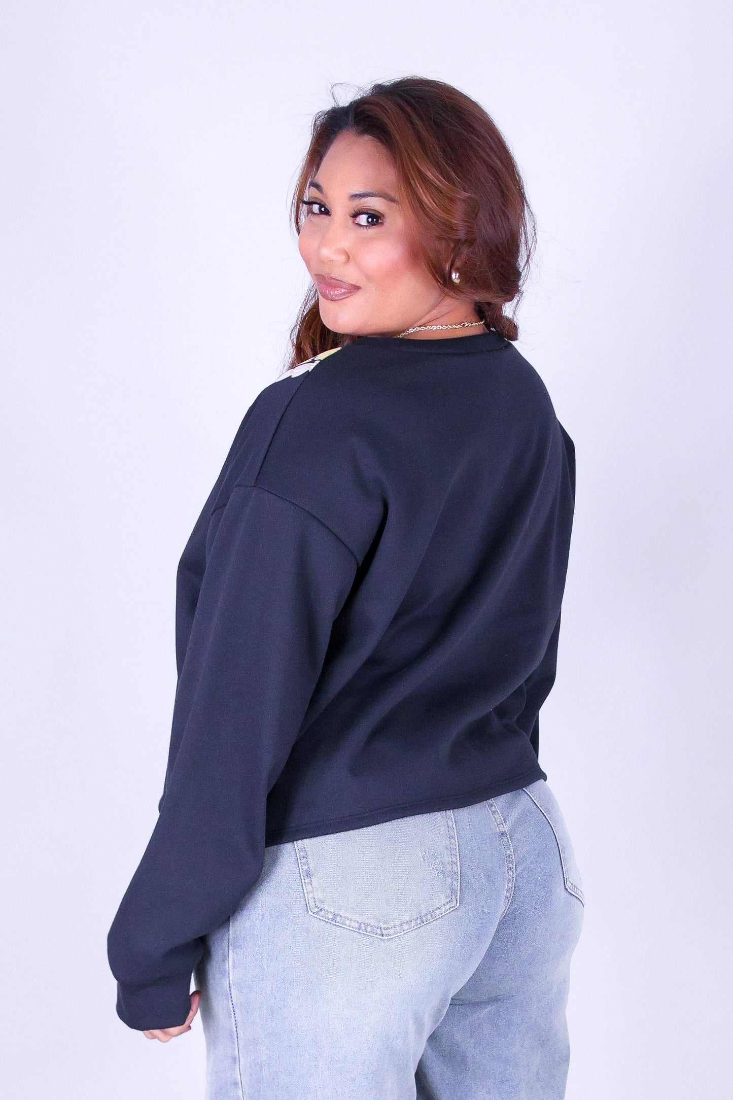 PUAKENIKENI PIKAKE LEI SWEATER