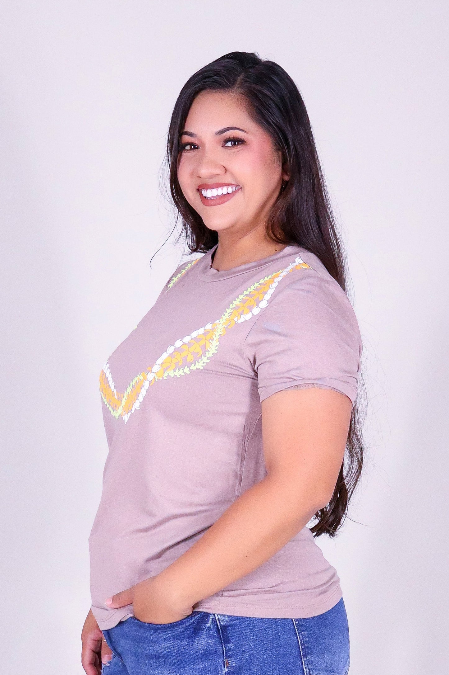 INTERTWINED LEI TEE