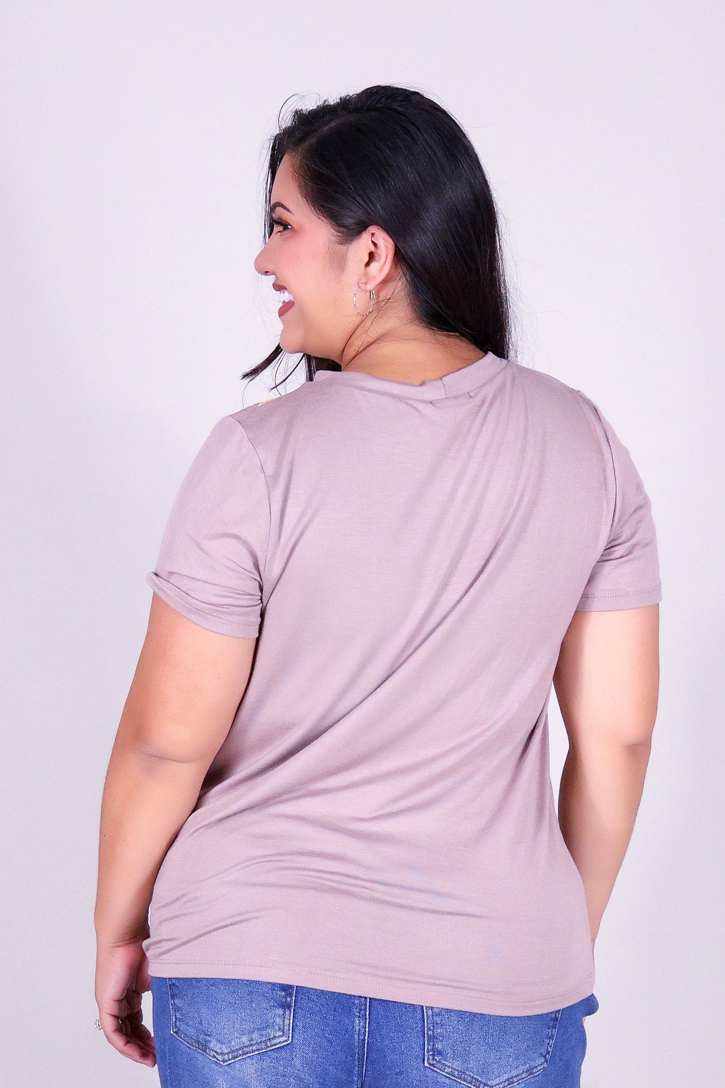 INTERTWINED LEI TEE