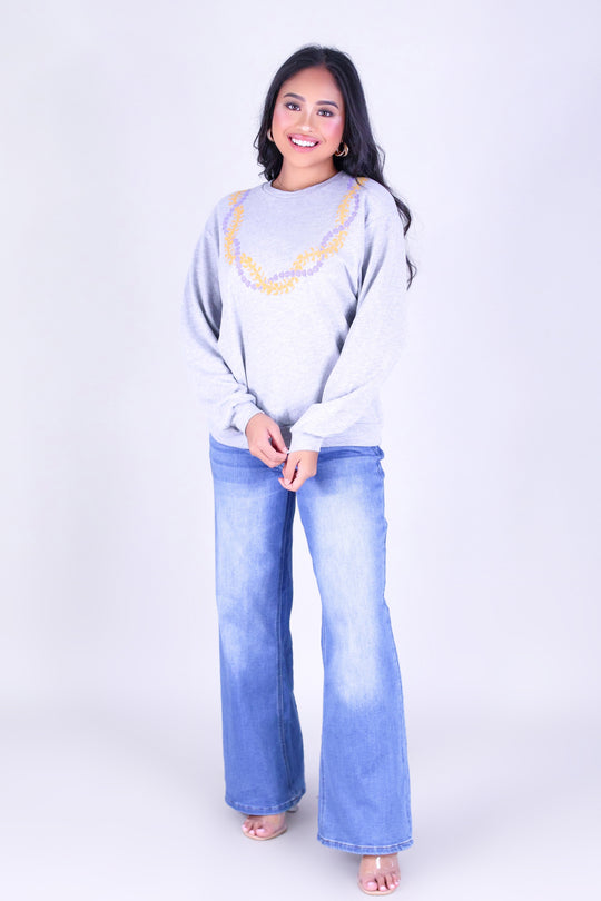 PUAKENIKENI CROWN FLOWER SWEATER