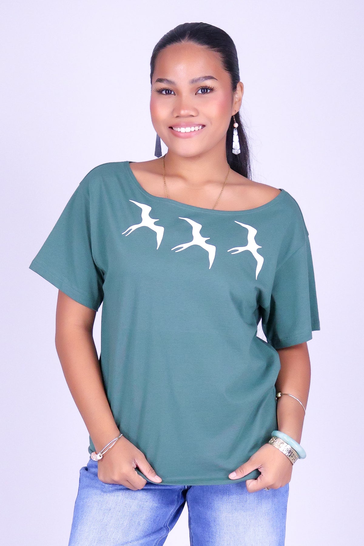 3 IWA OVERSIZED OFF SHOULDER TEE