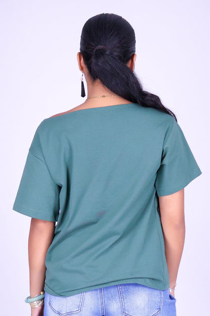 3 IWA OVERSIZED OFF SHOULDER TEE