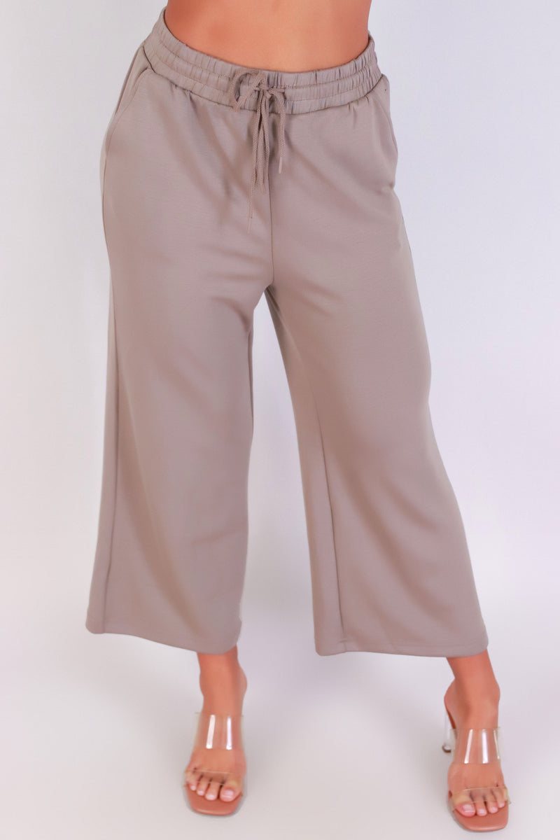 Jeans Warehouse Hawaii - ACTIVE KNIT PANT/CAPRI - SOFT DRIFT CAPRI PANTS | By STYLE MELODY