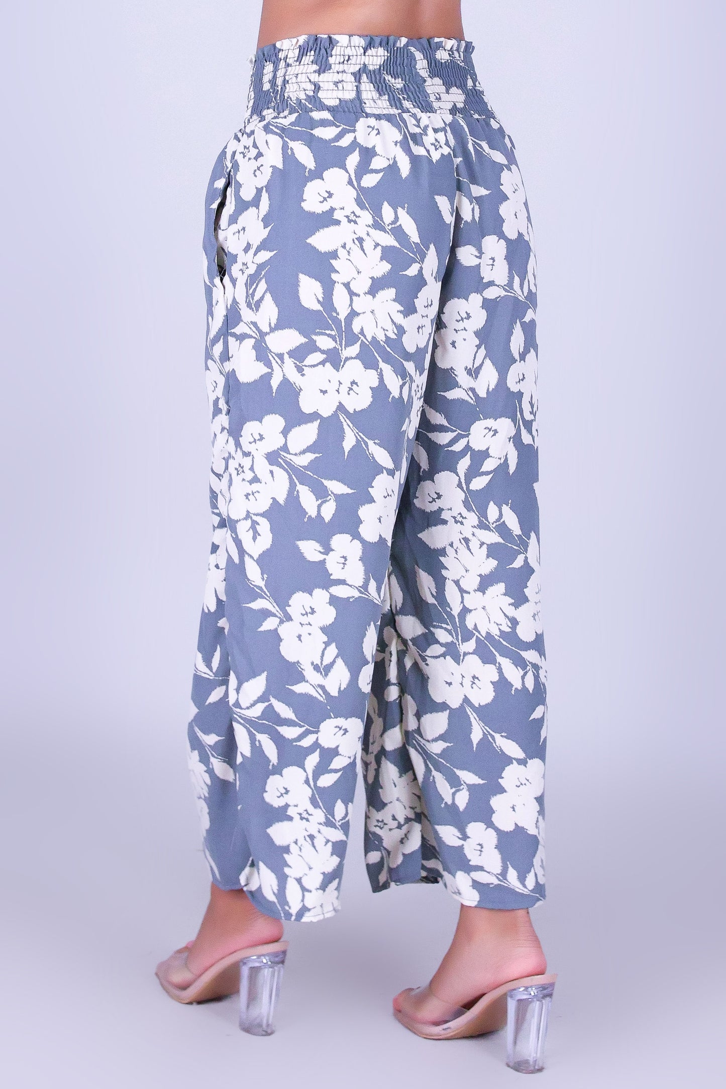 SECRET GARDEN CAPRI'S