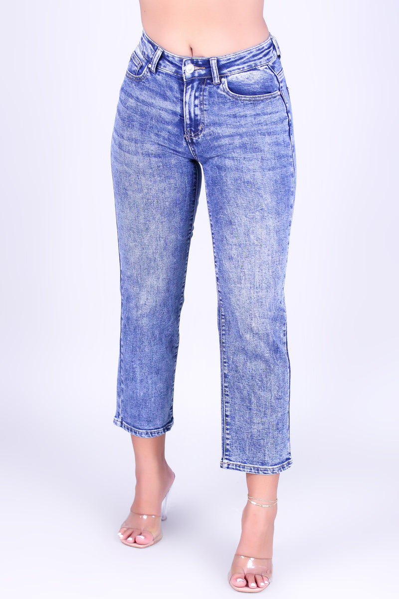 LET ME HELP YOU CROPPED JEANS