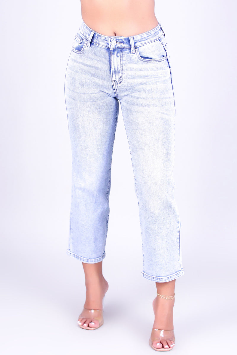 LET ME HELP YOU CROPPED JEANS