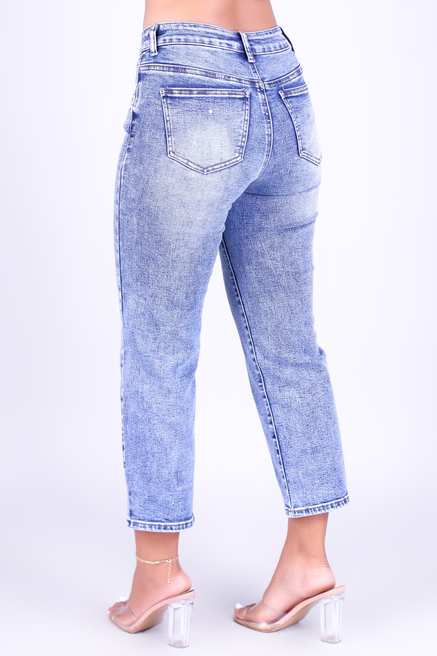 LET ME HELP YOU CROPPED JEANS