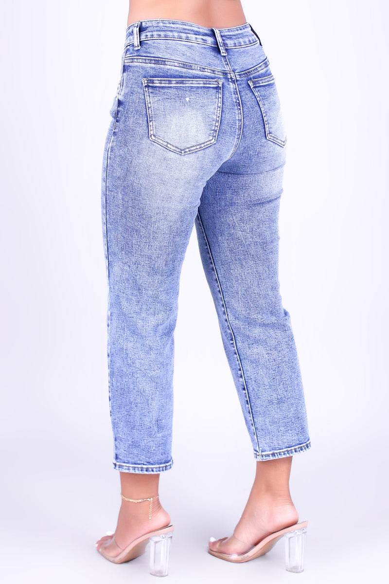 LET ME HELP YOU CROPPED JEANS