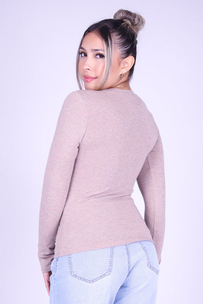 THE ESSENTIAL LONG SLEEVE TOP