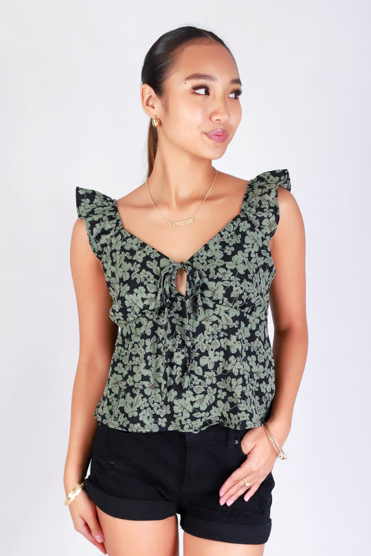 PRETTY IN PETALS TOP