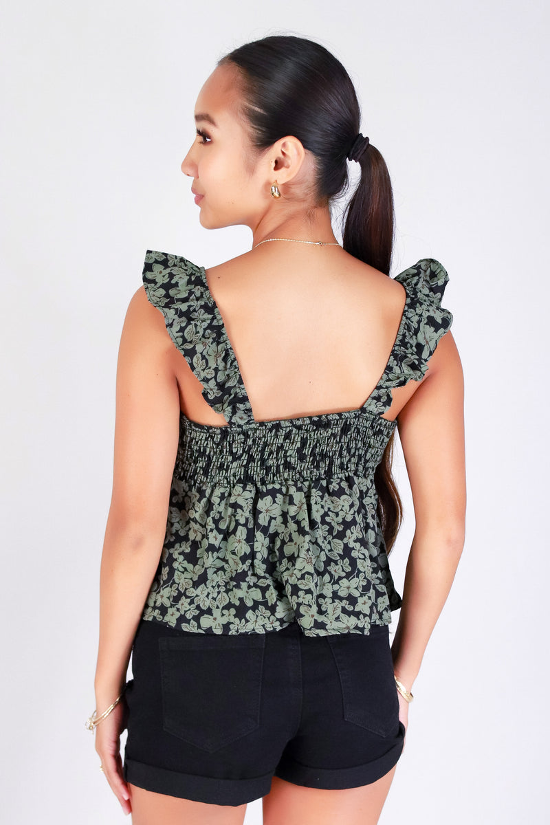 PRETTY IN PETALS TOP