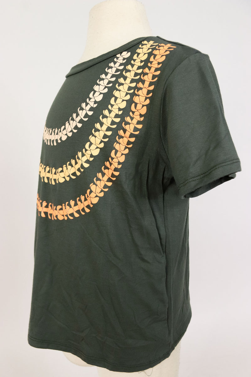 Jeans Warehouse Hawaii - S/S PRINT 7-16 - PUAKENIKENI 3 STRAND LEI TEE | KIDS SIZE 7-16 | By LUZ