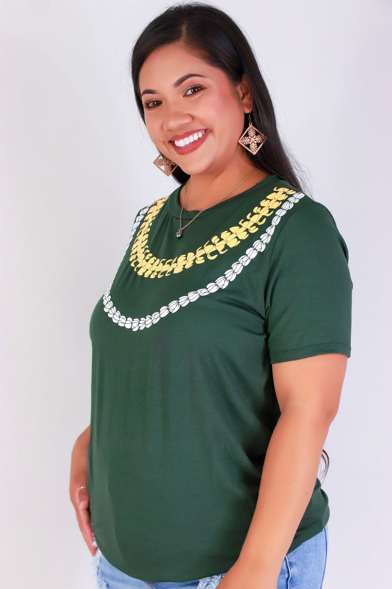 Jeans Warehouse Hawaii - PLUS S/S SCREENS - PUAKENIKENI PIKAKE NA LEI TEE | By LUZ
