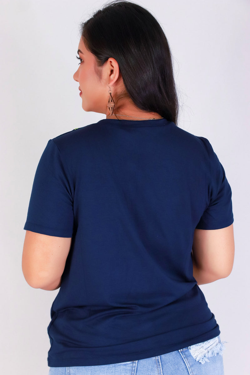 Jeans Warehouse Hawaii - PLUS S/S SCREENS - PAKALANA 3 STRAND LEI TEE | By LUZ