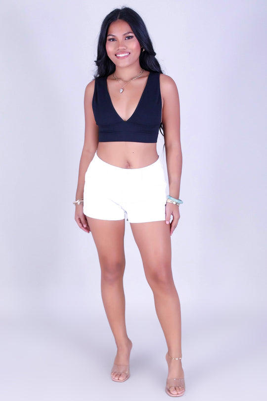TAILORED EASE SHORTS