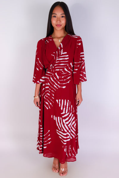 Jeans Warehouse Hawaii - SLEEVE SHORT PRINT DRESSES - MOONLIT MUSE MAXI DRESS | By HYFVE
