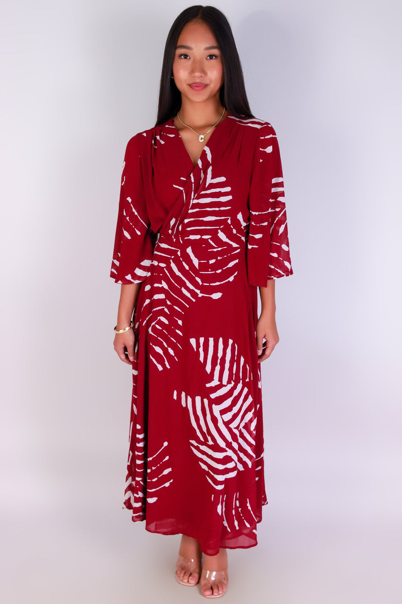 Jeans Warehouse Hawaii - SLEEVE SHORT PRINT DRESSES - MOONLIT MUSE MAXI DRESS | By HYFVE