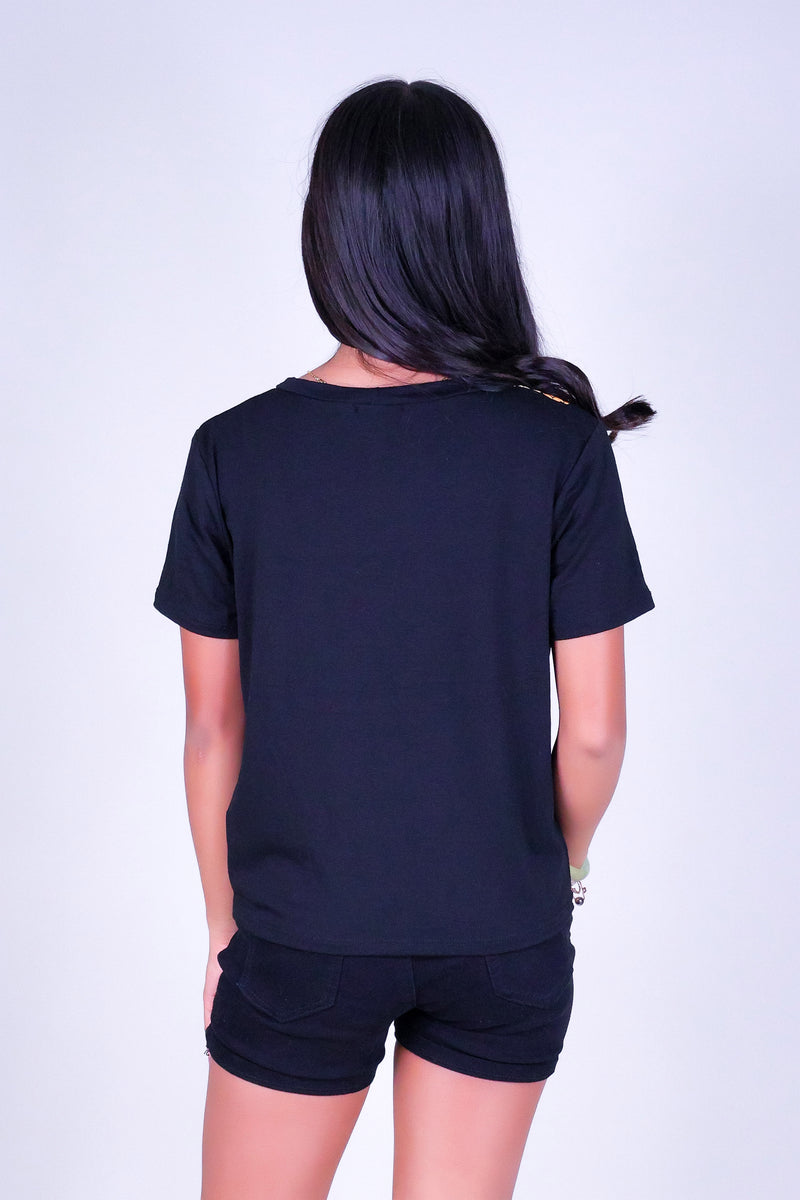 PUAKENIKENI 3 STRAND LEI TEE | KIDS SIZE 7-16