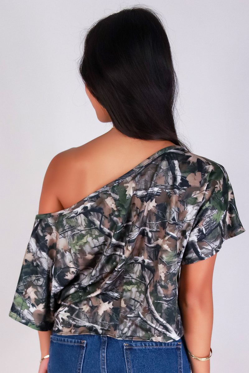 Jeans Warehouse Hawaii - SS PRINT - HUNTING CAMO OFF SHOULDER TOP | By LUZ