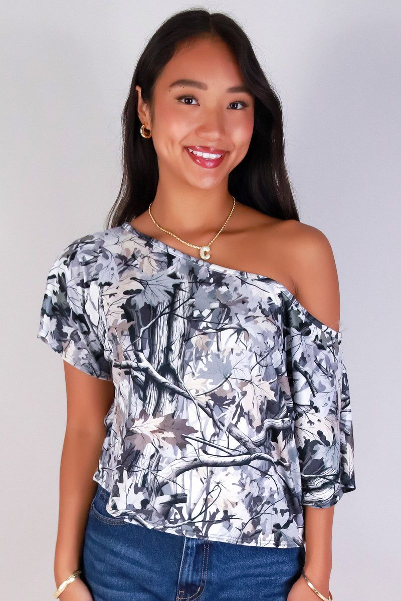 Jeans Warehouse Hawaii - SS PRINT - HUNTING CAMO OFF SHOULDER TOP | By LUZ
