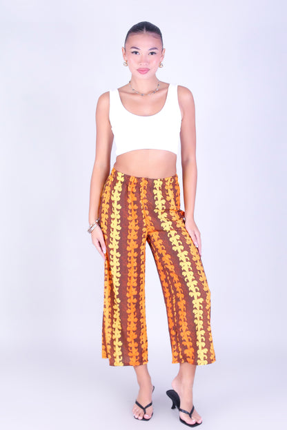 PUAKENIKENI OUTLINE CAPRI'S