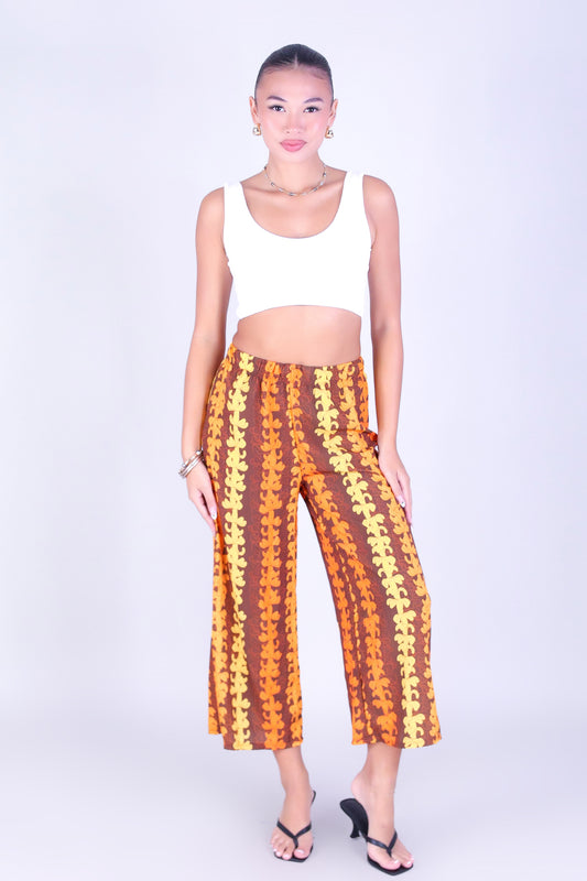 PUAKENIKENI OUTLINE CAPRI'S