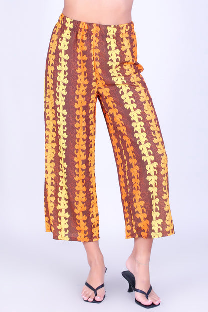 PUAKENIKENI OUTLINE CAPRI'S