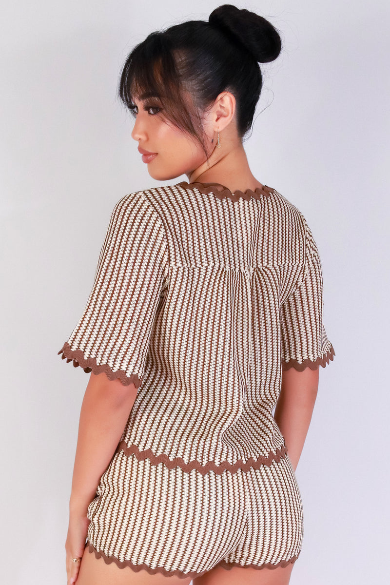 Jeans Warehouse Hawaii - S/S PRINT WOVEN TOPS - HOOKED ON YOU CROCHET TOP | By VERY J