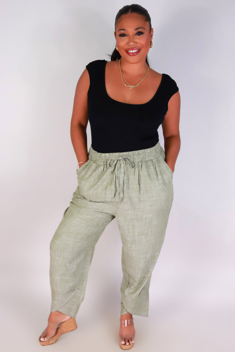Jeans Warehouse Hawaii - PLUS PLUS WOVEN CASUAL CAPRIS - PETAL WALK CAPRIS | By YMI JEANS