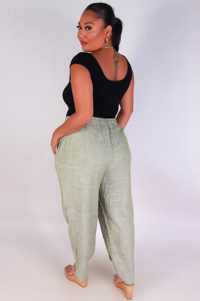Jeans Warehouse Hawaii - PLUS PLUS WOVEN CASUAL CAPRIS - PETAL WALK CAPRIS | By YMI JEANS