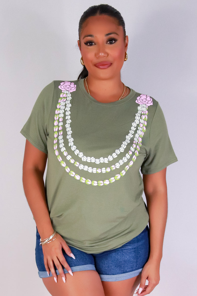 Jeans Warehouse Hawaii - PLUS S/S SCREENS - LOKELANI PIKAKE LEI TEE | By LUZ