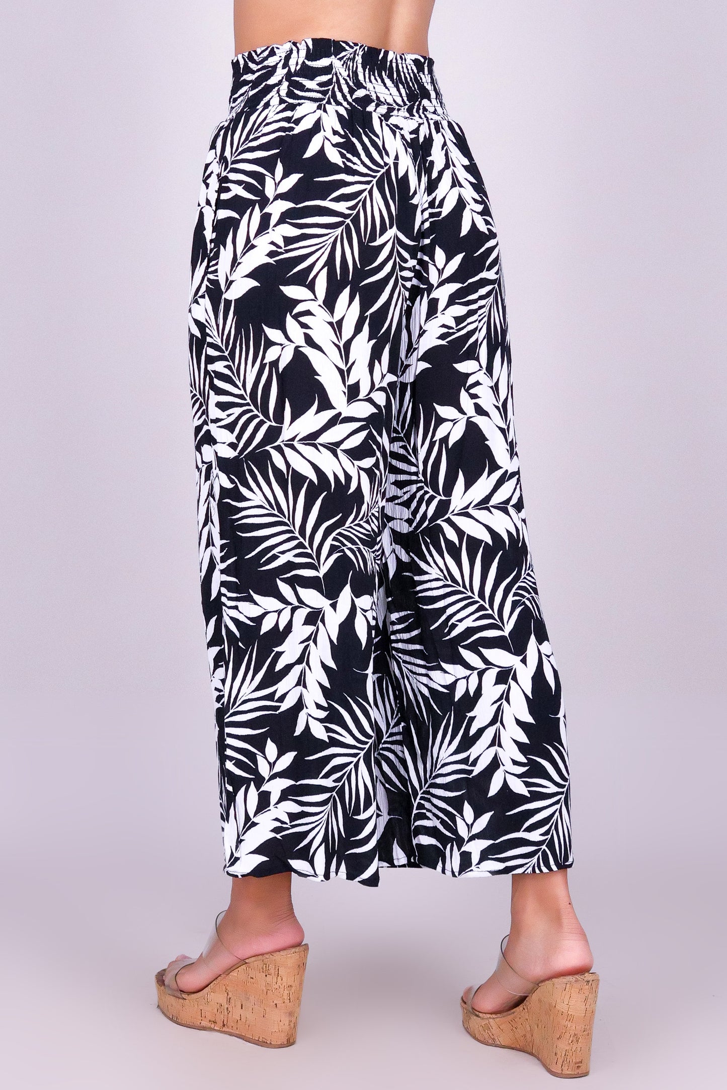 TROPIC LEAF CAPRI'S