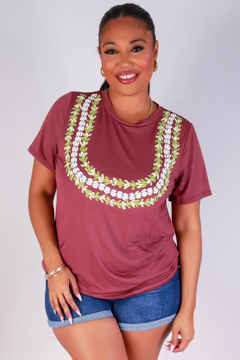 Jeans Warehouse Hawaii - PLUS S/S SCREENS - PAKALANA PIKAKE LEI TEE | By LUZ