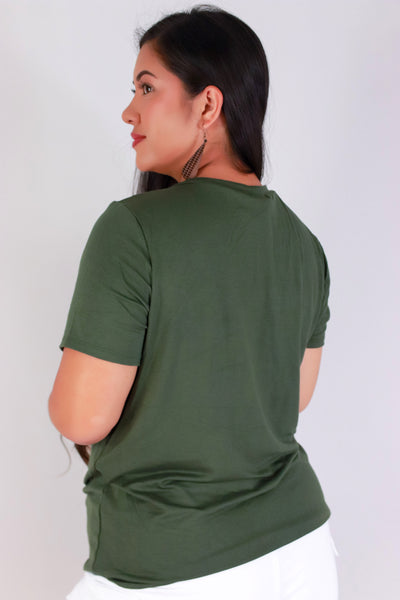 Jeans Warehouse Hawaii - PLUS S/S SCREENS - PUAKENIKENI 3 STRAND LEI TEE | By LUZ