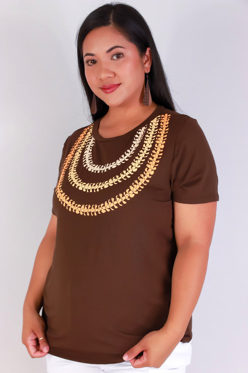Jeans Warehouse Hawaii - PLUS S/S SCREENS - PUAKENIKENI 3 STRAND LEI TEE | By LUZ