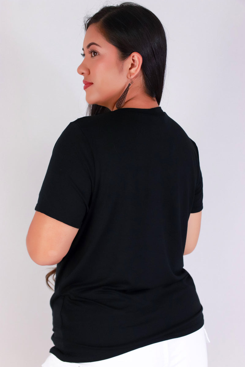 Jeans Warehouse Hawaii - PLUS S/S SCREENS - HONOHONO LEI TEE | By LUZ