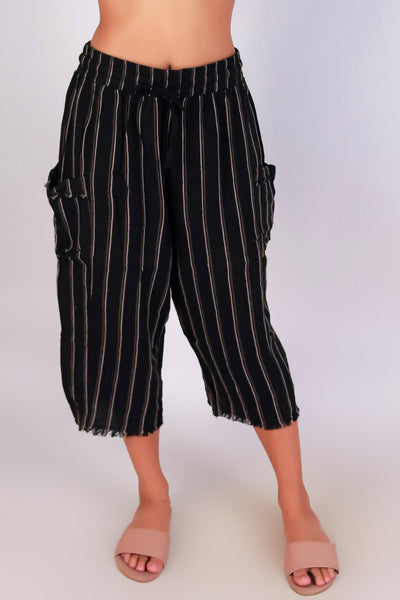 Jeans Warehouse Hawaii - PRINT WOVEN CAPRI'S - LINEN CRUSH CAPRI'S | By YMI JEANS