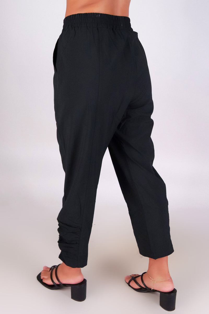 Jeans Warehouse Hawaii - SOLID WOVEN CAPRI&