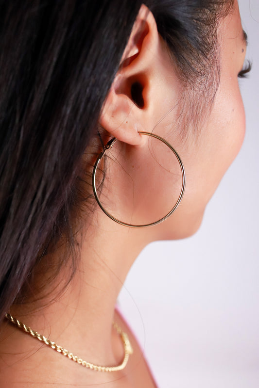 Jeans Warehouse Hawaii - BASIC HOOPS - LARGE THIN GOLD HOOPS | By DUELLE FASHION INC