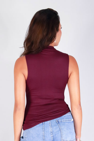 TWIST OF ELEGANCE TOP