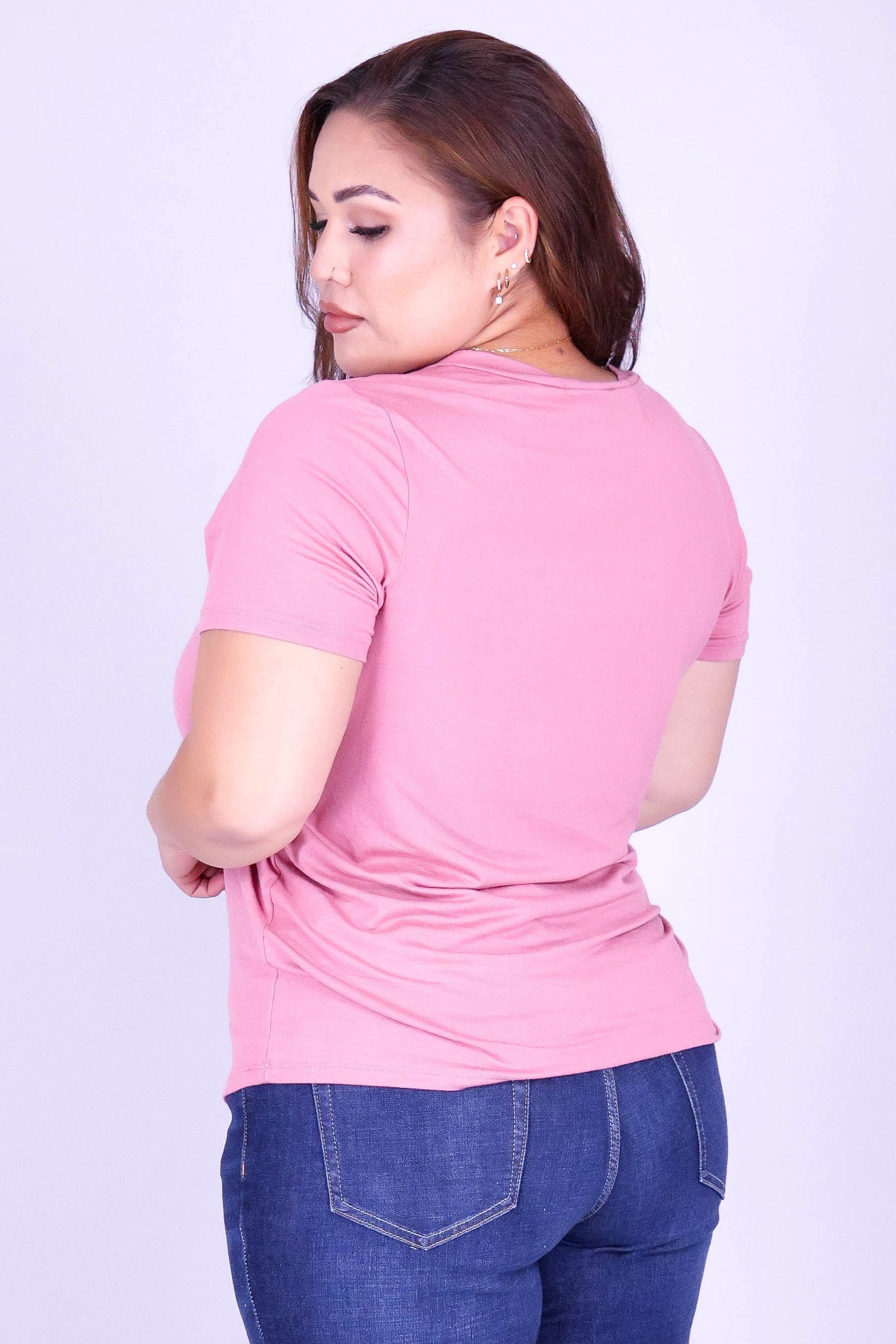 4 STRAND OUTLINE PIKAKE LEI TEE