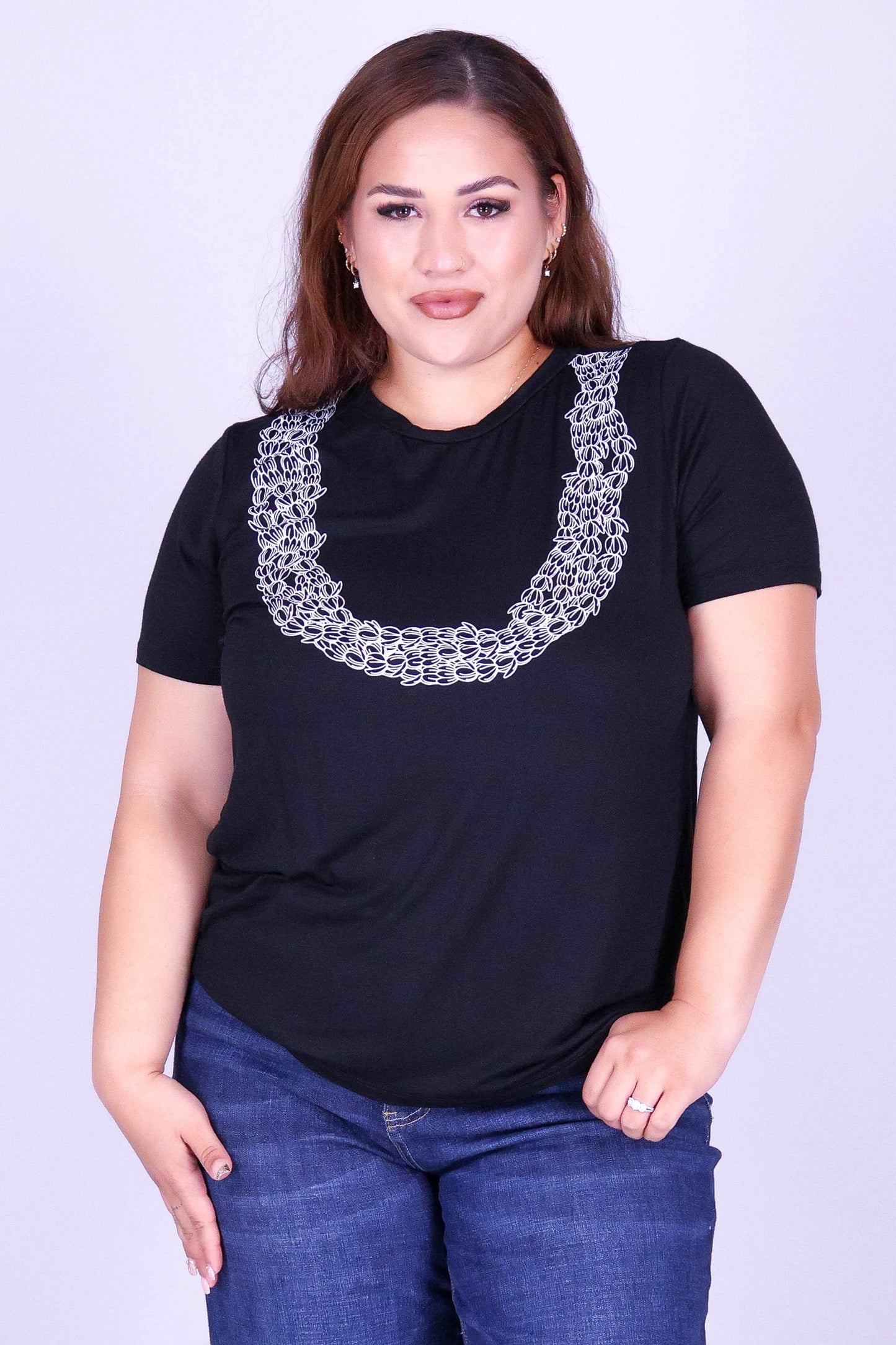 4 STRAND OUTLINE PIKAKE LEI TEE