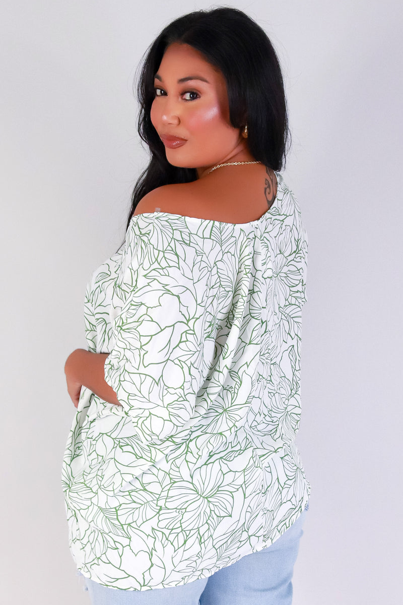 Jeans Warehouse Hawaii - PLUS S/S PRINT WOVEN TOPS - WILDFLOWER WAVES TOP | By ZENOBIA