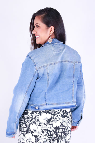 THE ESSENTIAL JEAN JACKET
